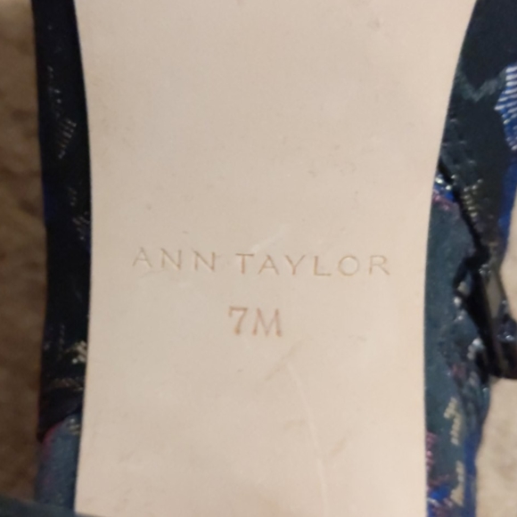 Ann Taylor ankle boots Size 7M - Picture 3 of 5